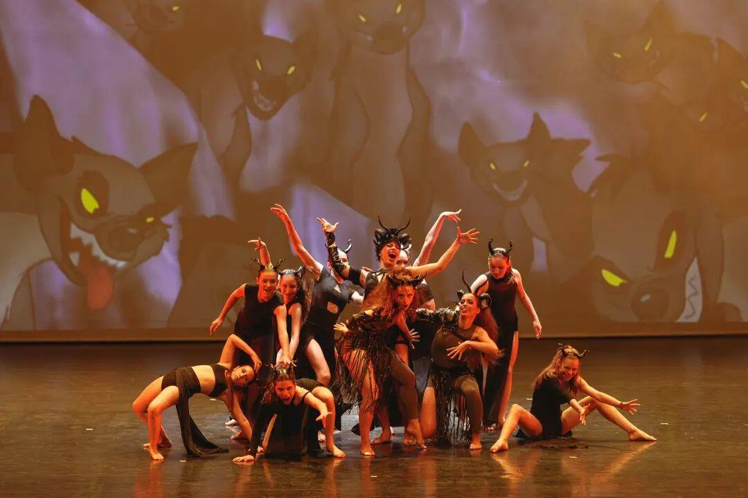 Spectacle de Noël " Au délà des terres "