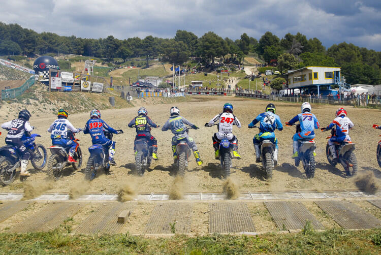 CHAMPIONNAT MOTO CROSS
