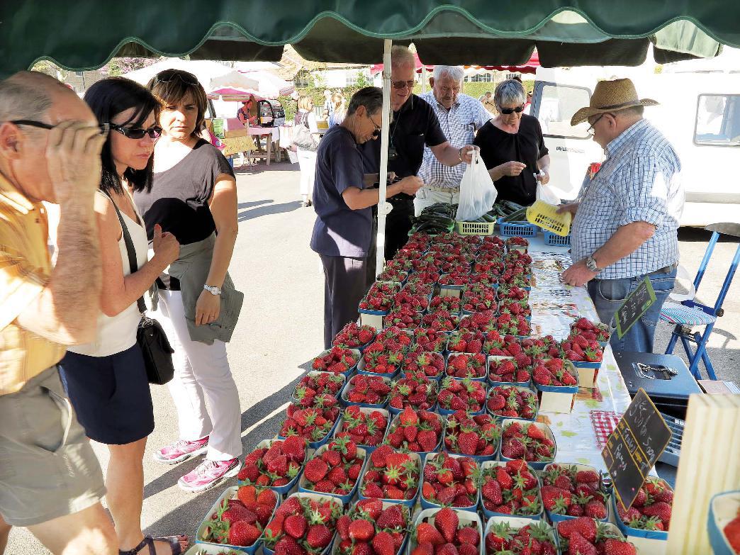 "Pernes ramène sa fraise"